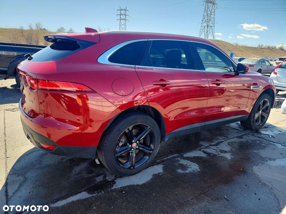 Jaguar F-Pace 2.0 i4P AWD R-Sport - 4