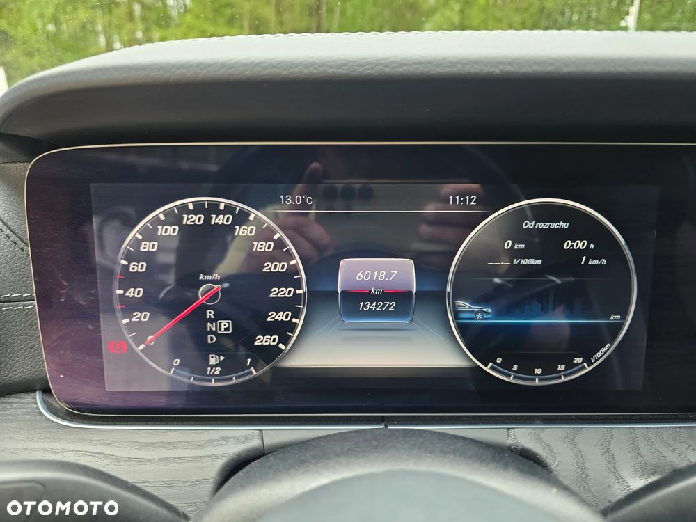 Mercedes-Benz Klasa E 200 4-Matic 9G-TRONIC - 22