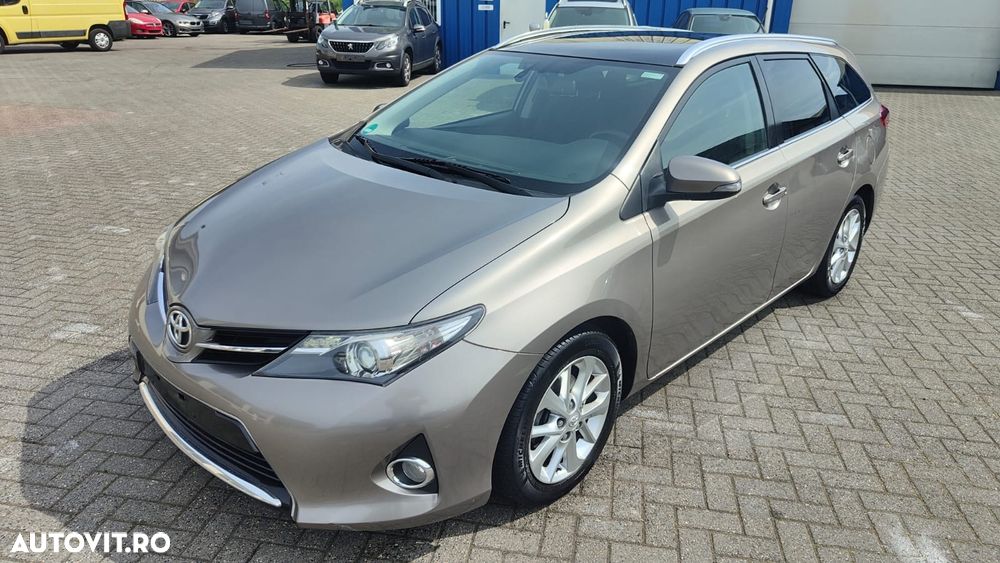 Toyota Auris 1.4 D-4D - 1