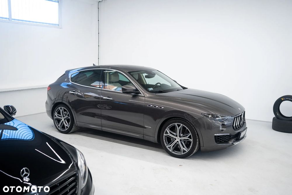 Maserati Levante S Granlusso - 3