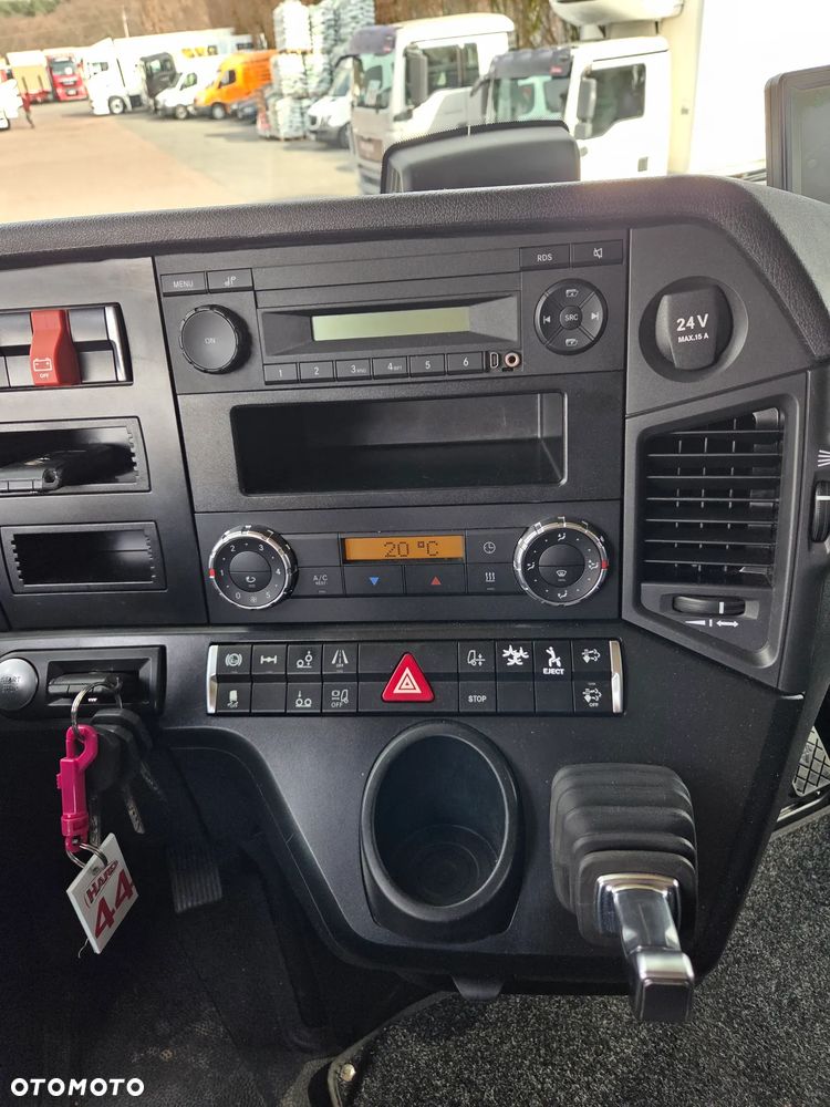 Mercedes-Benz Actros - 12