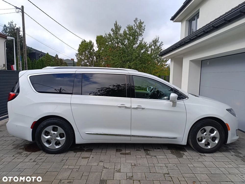 Chrysler Pacifica 2017 photo 4