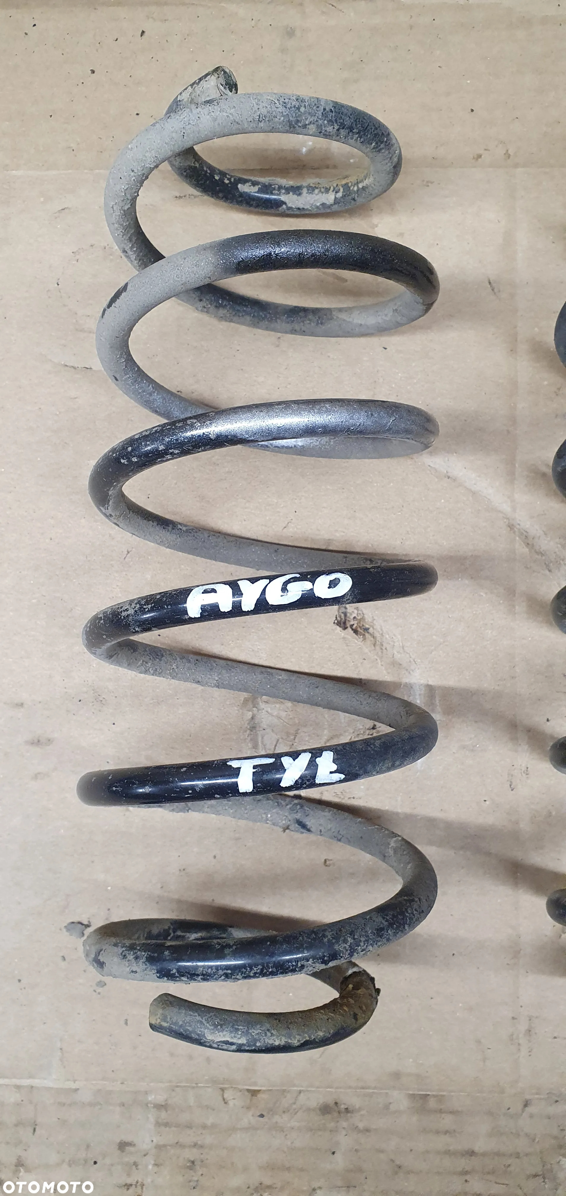 Sprężyny sprężyna tył tylne Toyota Aygo - 4