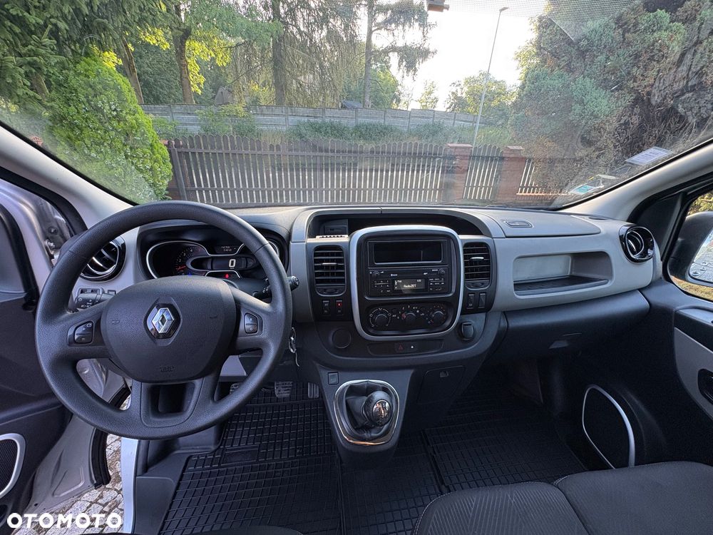 Renault Trafic - 16