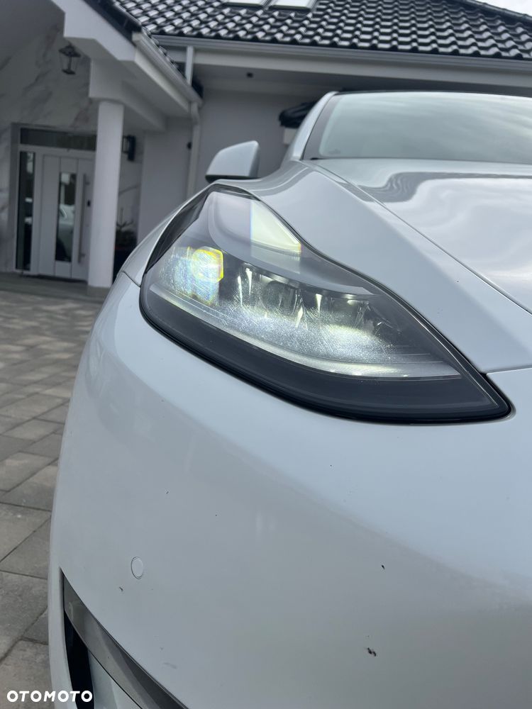 Tesla Model Y Performance AWD - 18