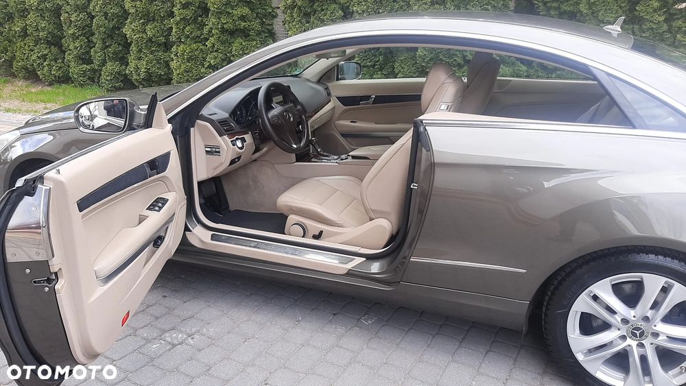 Mercedes-Benz Klasa E 250 CGI BlueEFFICIENCY Automatik Avantgarde - 18
