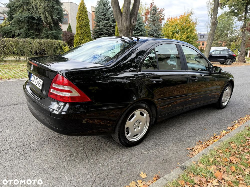 Mercedes-Benz C-Class 2006 photo 4