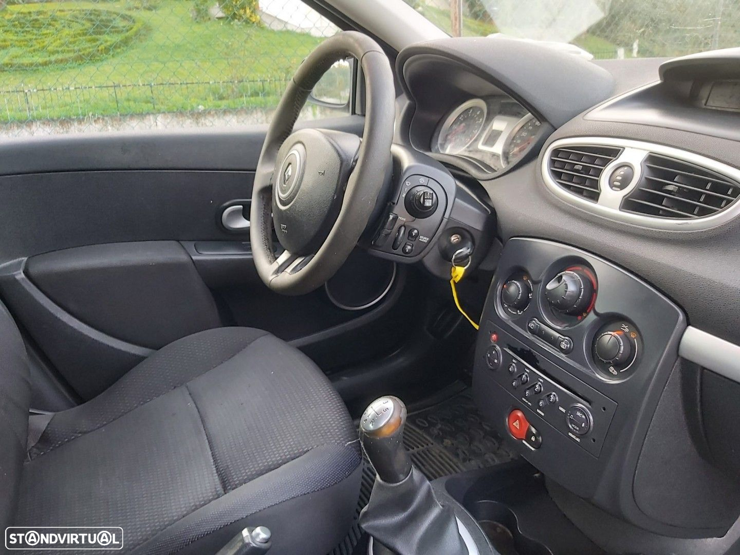 Renault Clio 1.2 TCE Dynamique S - 9