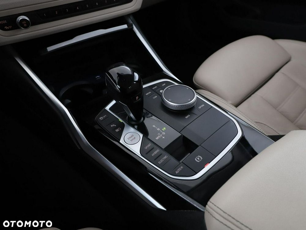 BMW Seria 3 320e PHEV M Sport - 31