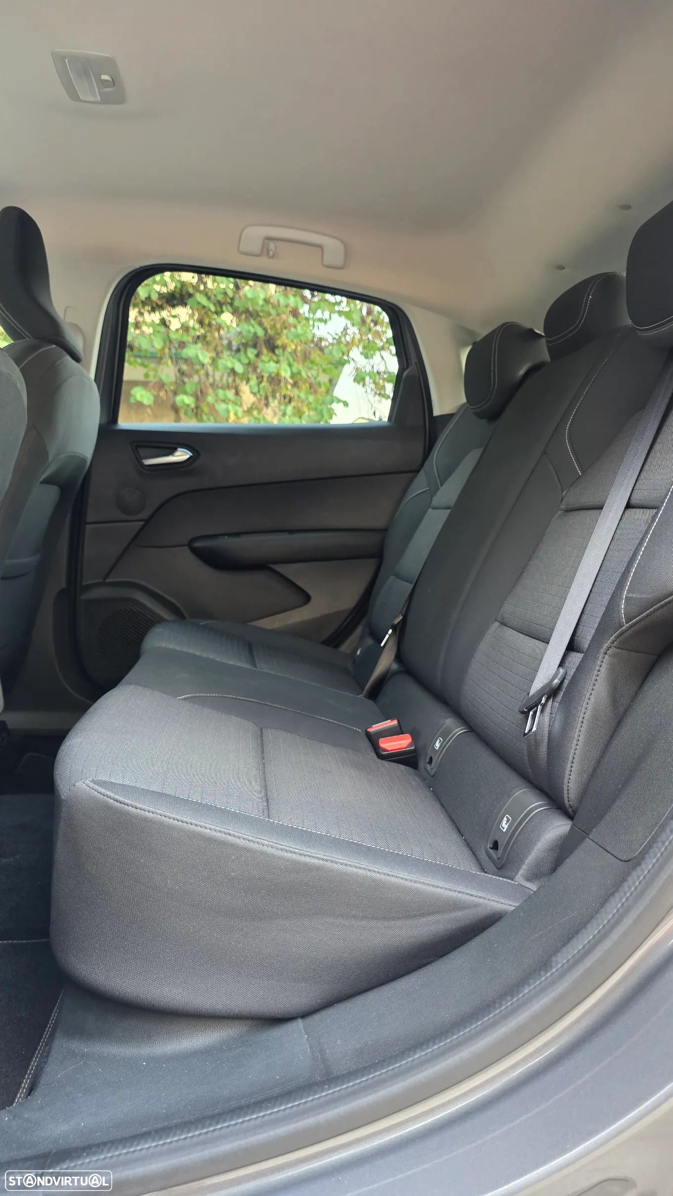 Renault Arkana 1.6 E-Tech Intens - 14