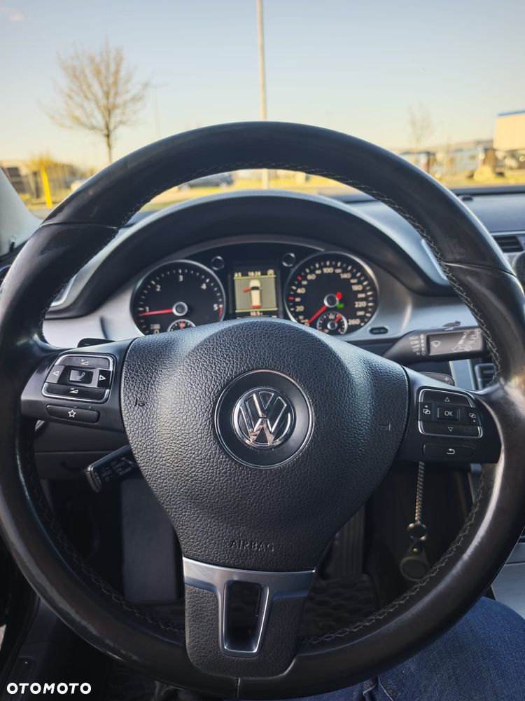 Volkswagen Passat 2.0 TDI DPF DSG Highline - 15