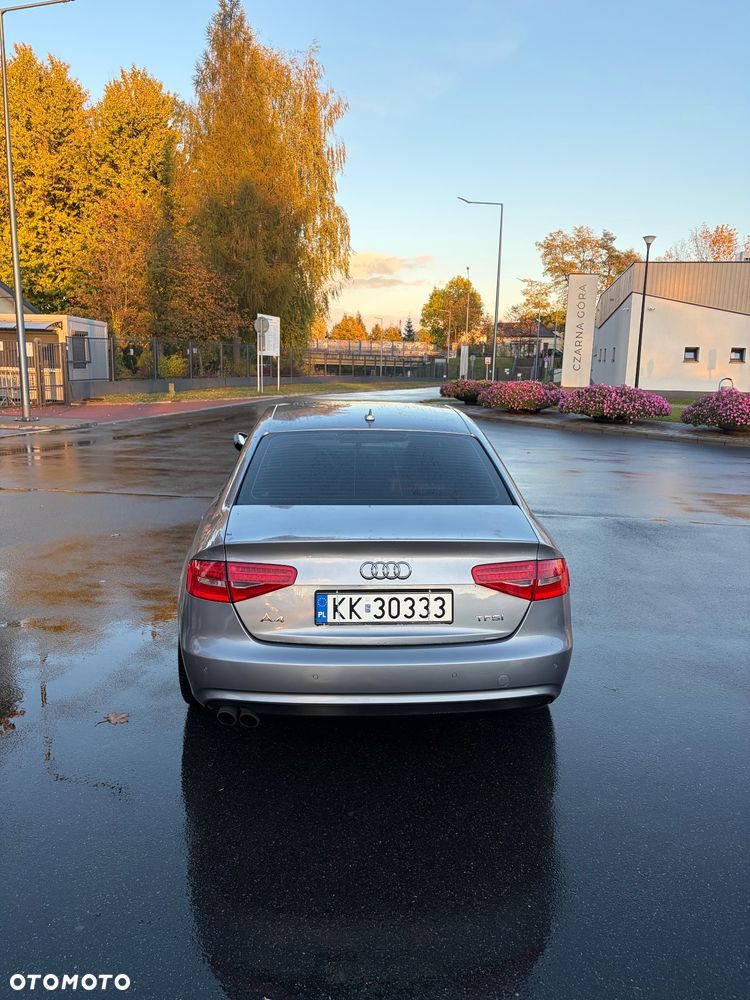 Audi A4 Limousine - 13
