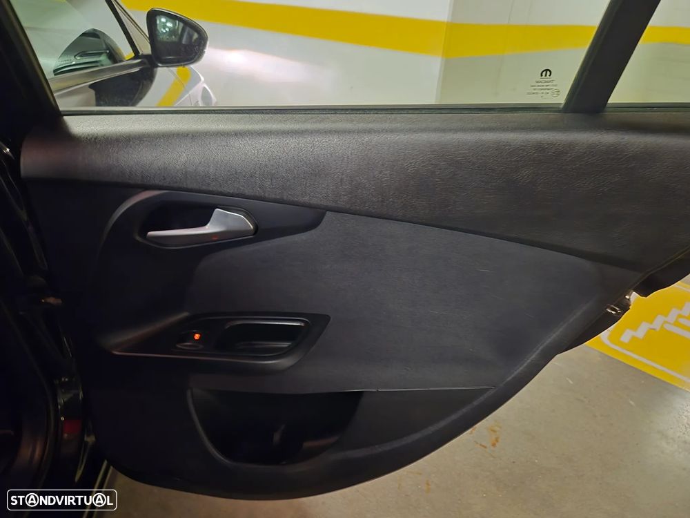 Fiat Tipo Station Wagon 1.3 M-Jet Lounge - 38