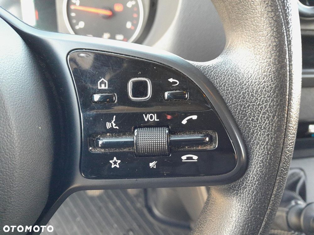 Mercedes-Benz Sprinter - 25