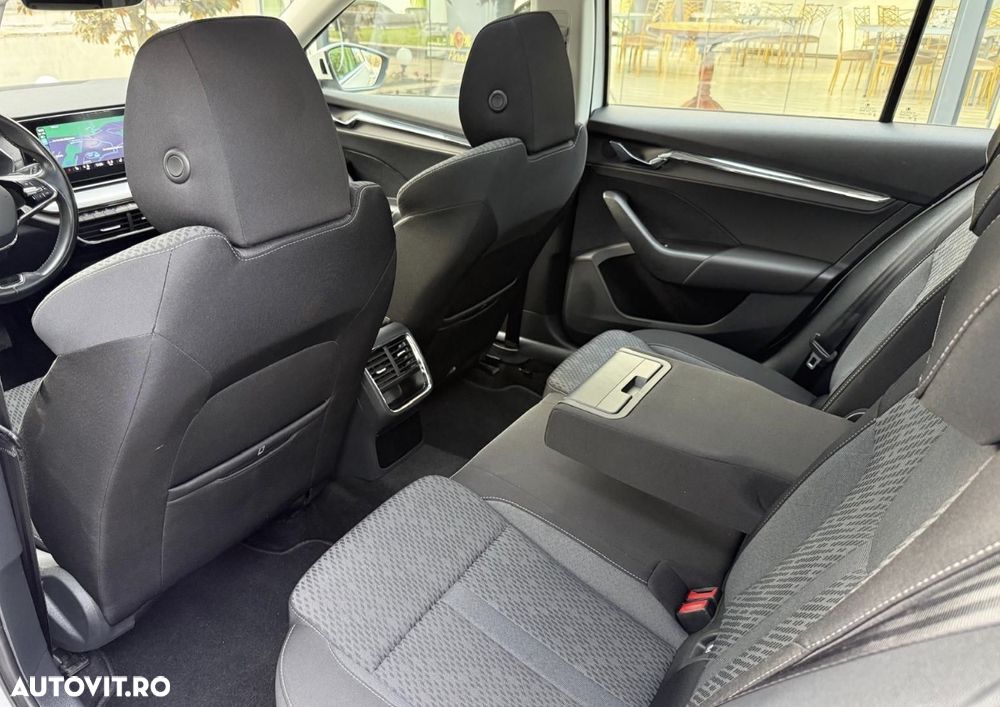 Skoda Octavia 2.0 TDI DSG First Edition - 9