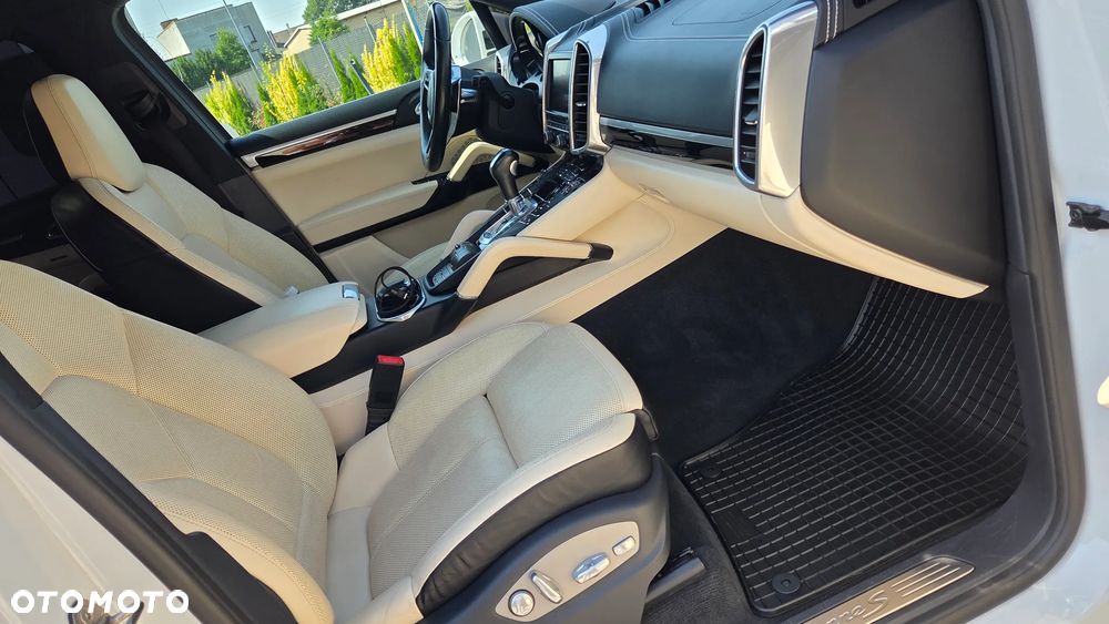 Porsche Cayenne S - 11