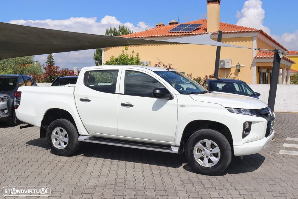 Mitsubishi L200 2.3 DI-D Space Cab Invite Strakar Look 4WD - 24
