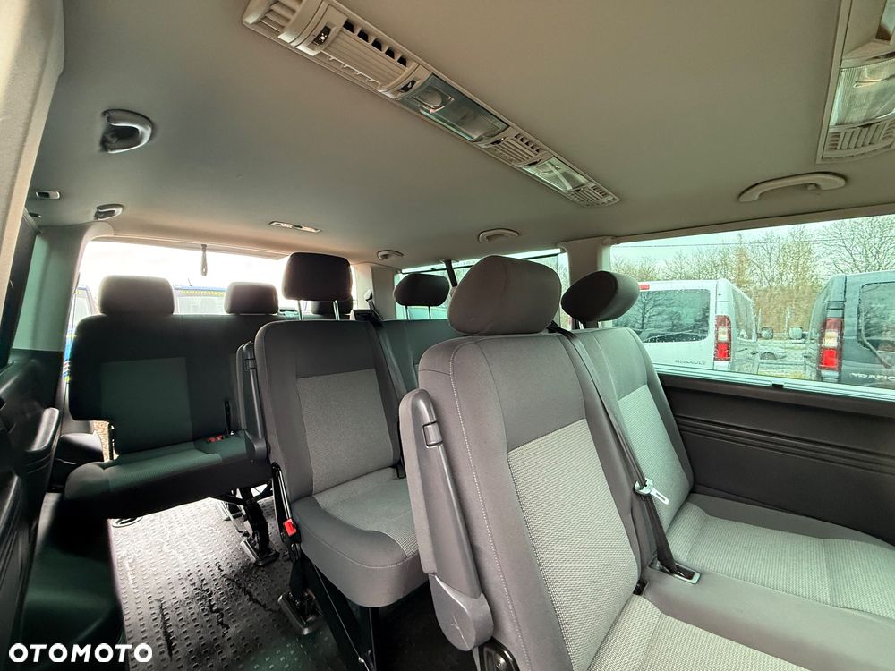 Volkswagen Caravelle - 9