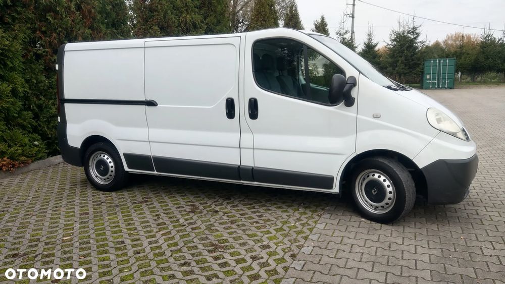 Renault TRAFIC - 2