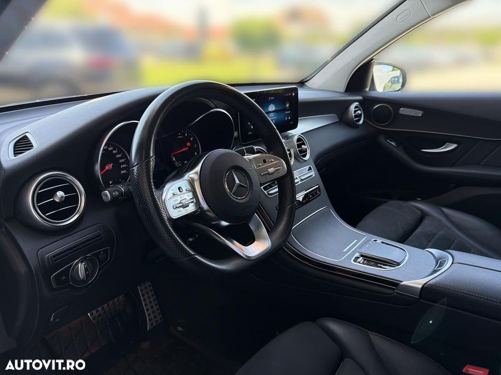 Mercedes-Benz GLC 300 4MATIC MHEV - 9