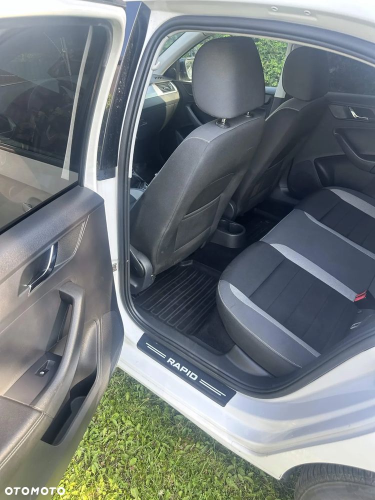 Skoda RAPID 1.2 TSI Ambition - 12