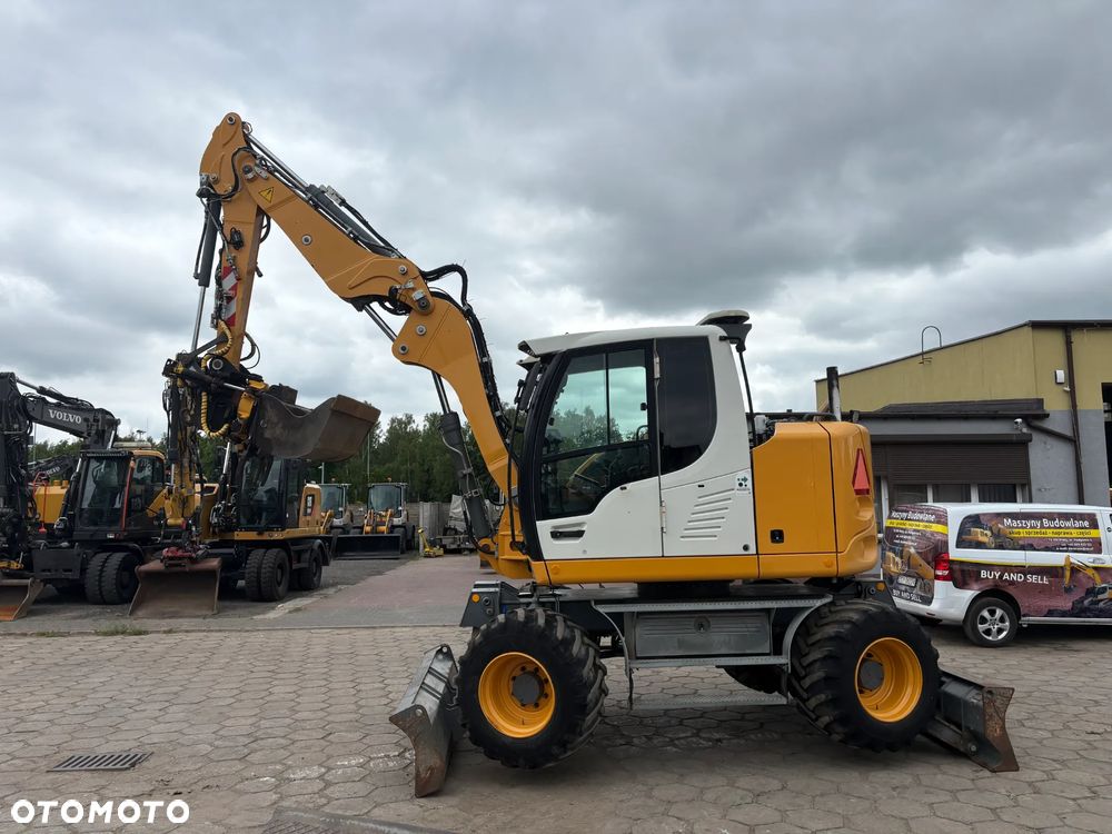 Liebherr A910 Compact - 1