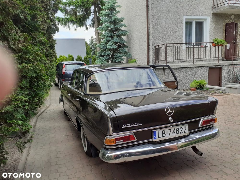 Mercedes-Benz W111 - 3