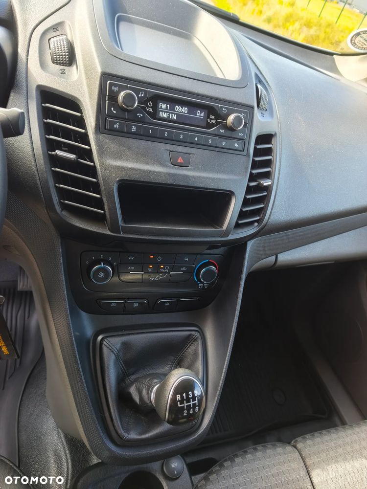 Ford Transit Connect - 13
