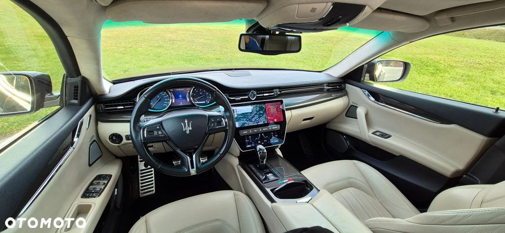 Maserati Quattroporte - 18