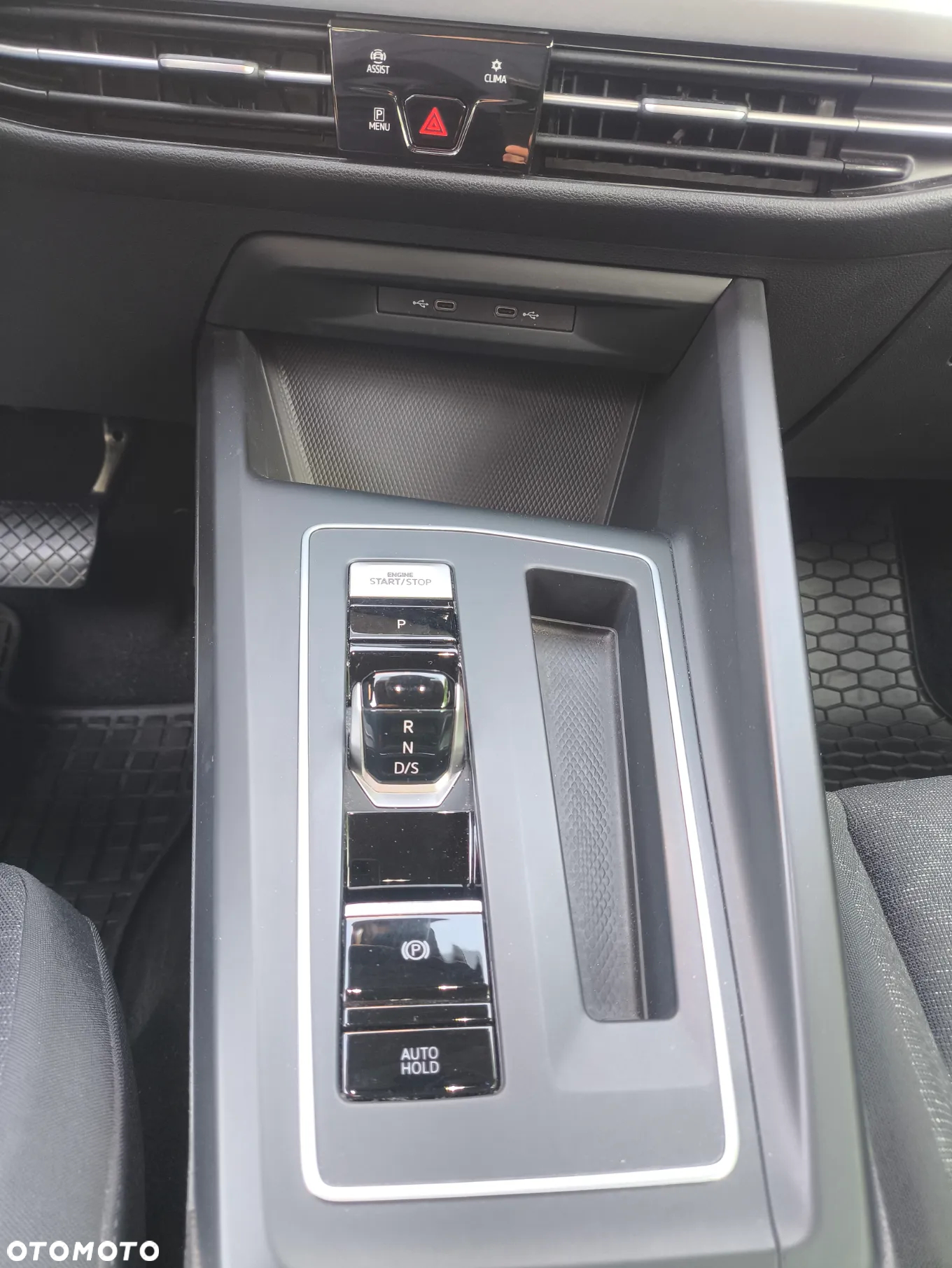 Volkswagen Golf - 25