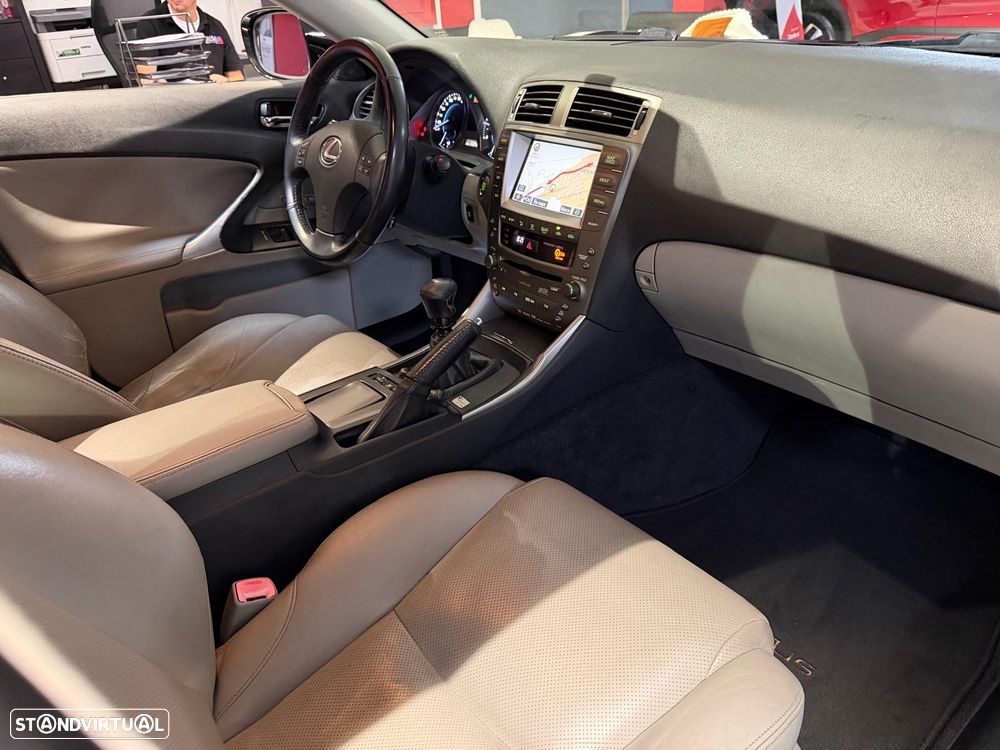 Lexus IS 220 d Luxury Line - 10