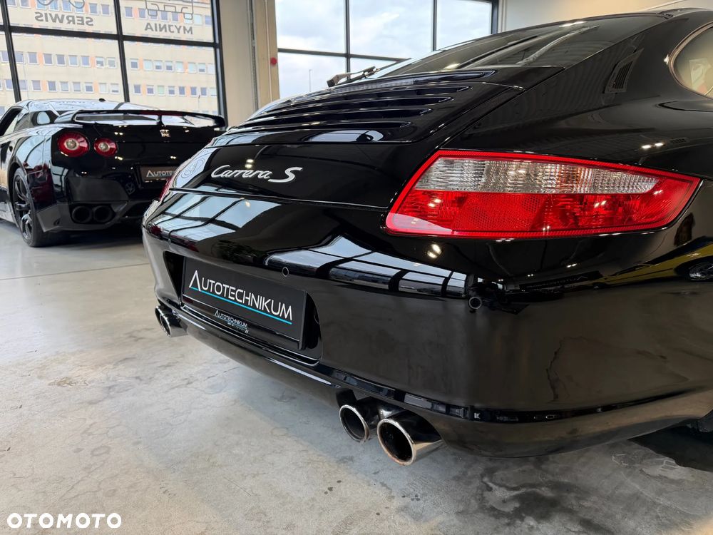 Porsche 911 Carrera S - 11