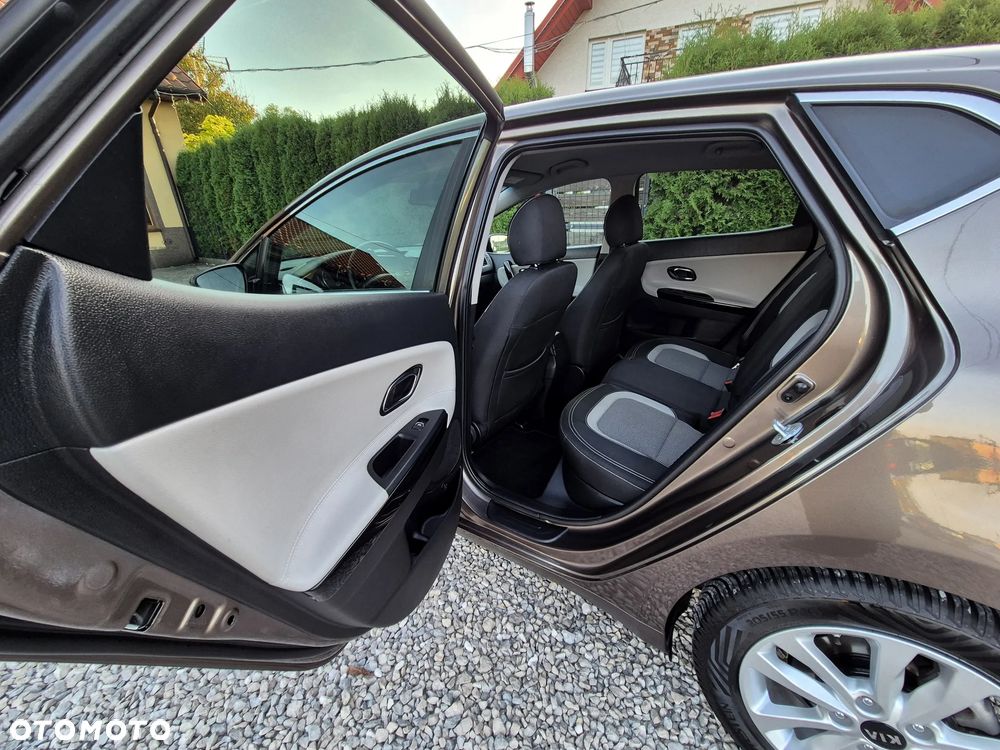 Kia Ceed 1.6 GDI Dream Team Edition - 19