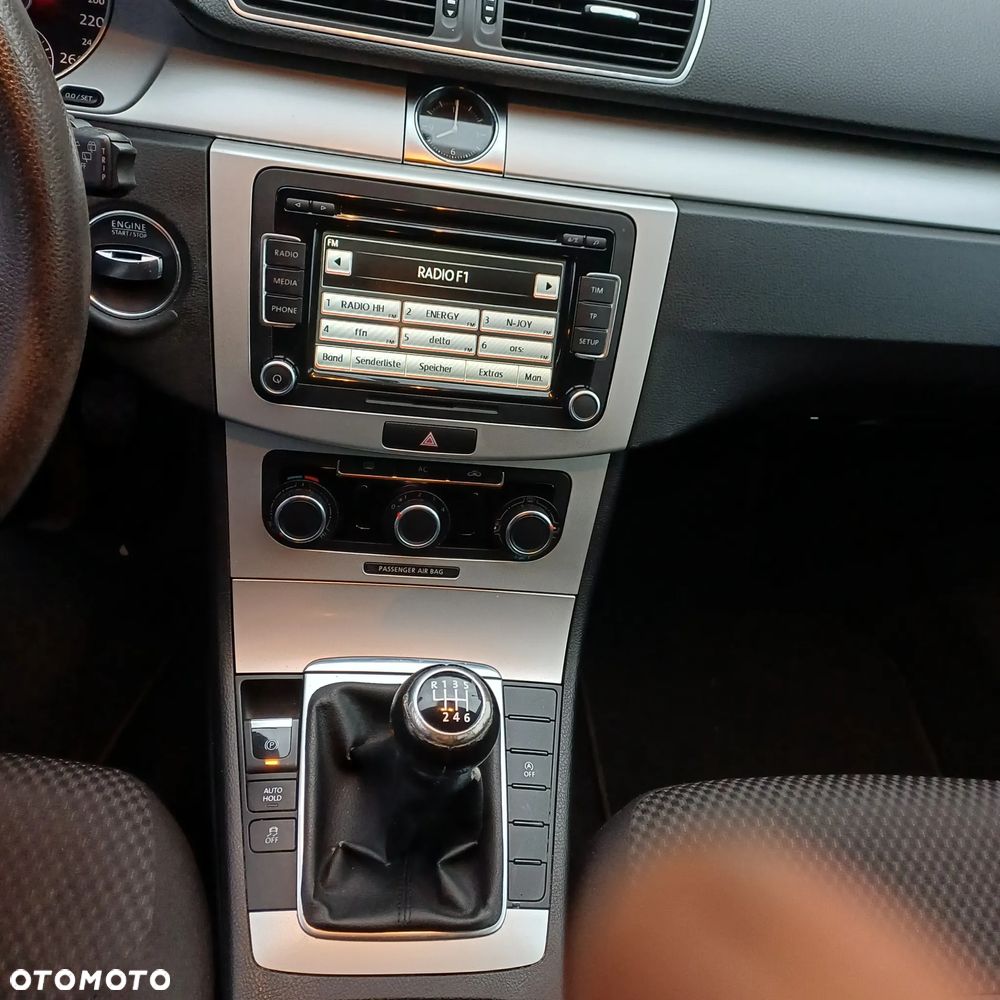 Volkswagen Passat 1.6 TDI BlueMotion - 23