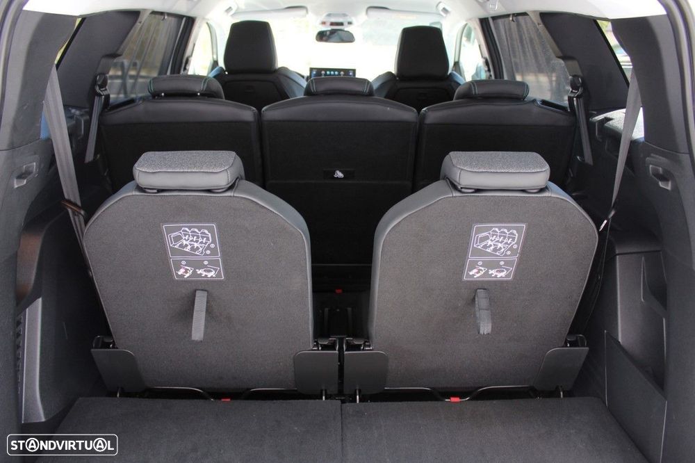 Peugeot 5008 1.2 PureTech Allure Pack EAT8 - 17