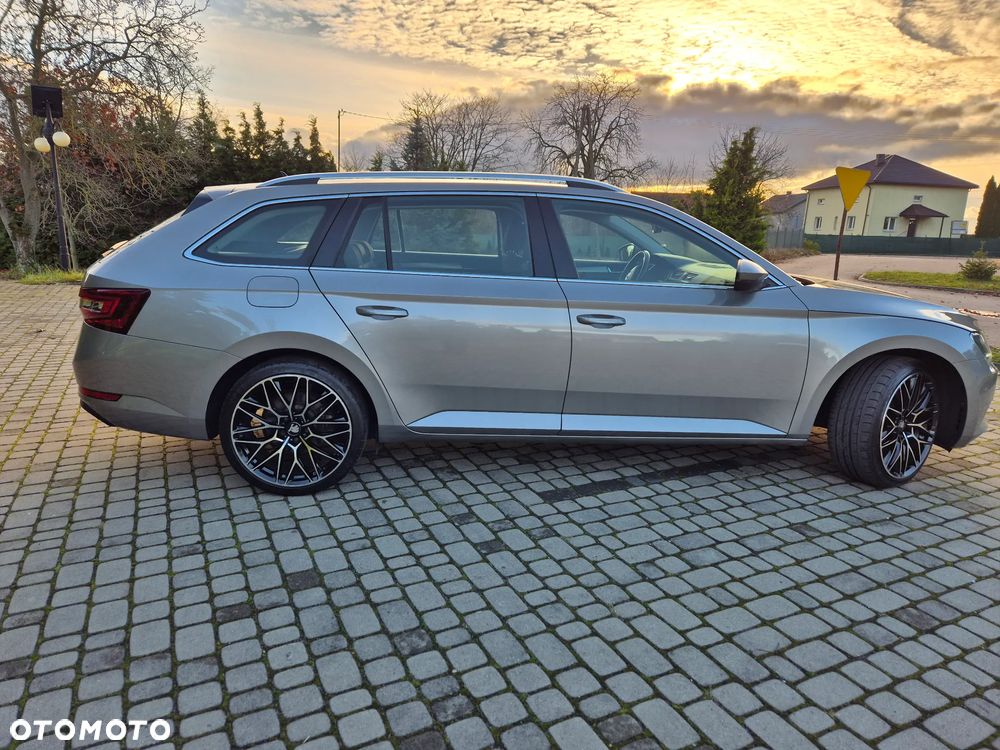 Skoda Superb 2.0 TDI Premium Edition - 6
