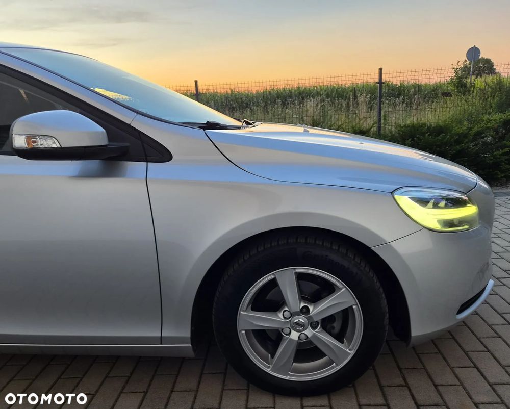 Volvo V40 D2 Kinetic - 9