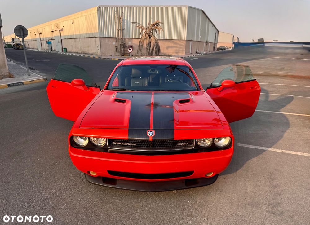 Dodge Challenger 6.1 SRT8 - 10