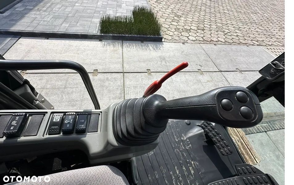 Hitachi ZX350LC-5B - 32