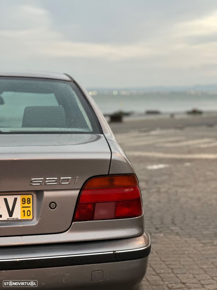 BMW 520 i - 8