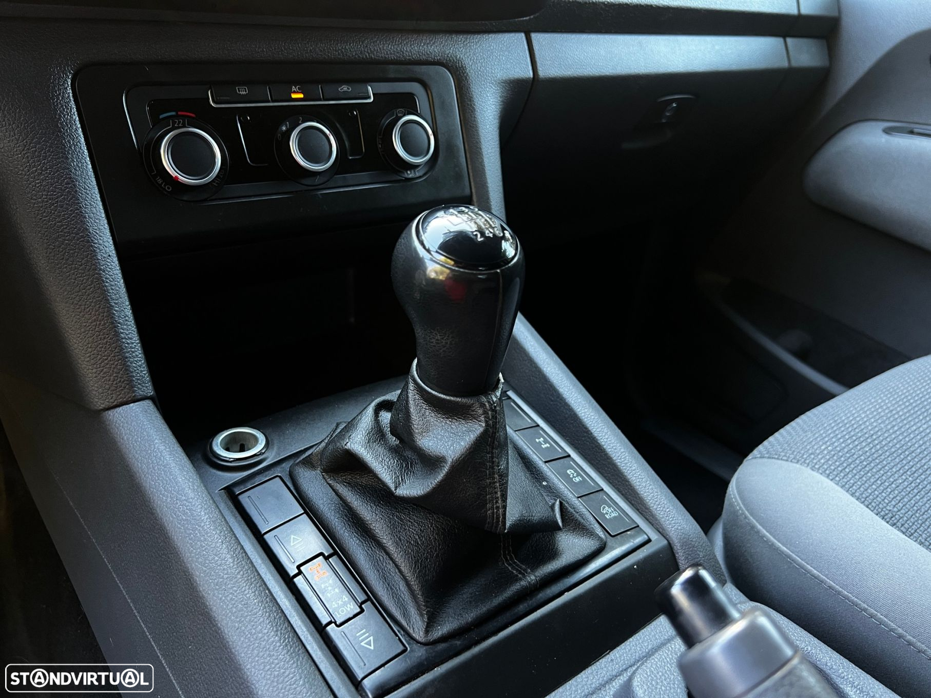VW Amarok 2.0 BiTDI 4MOTION Trendline - 32