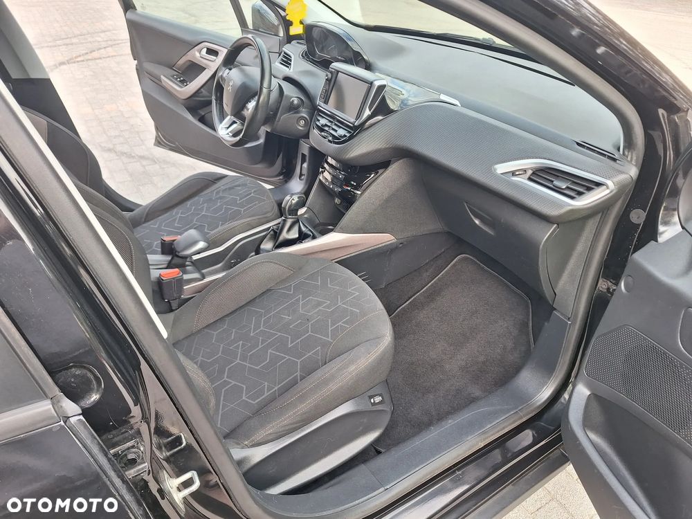 Peugeot 2008 BlueHDi 100 STOP & START Allure - 17