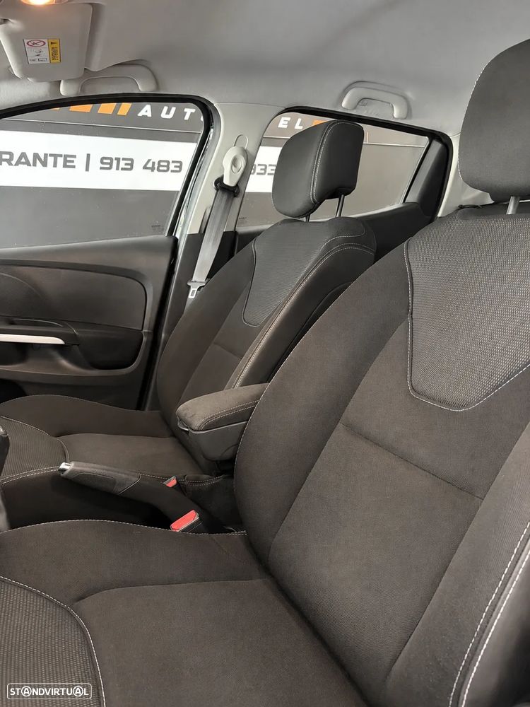 Renault Clio 1.5 dCi Dynamique S - 12
