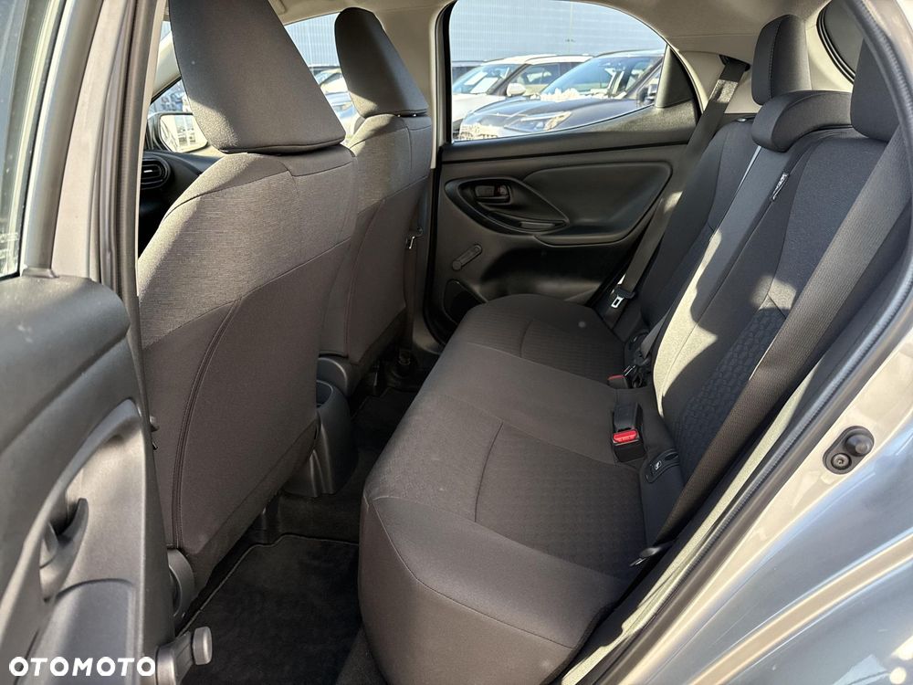 Toyota Yaris - 12