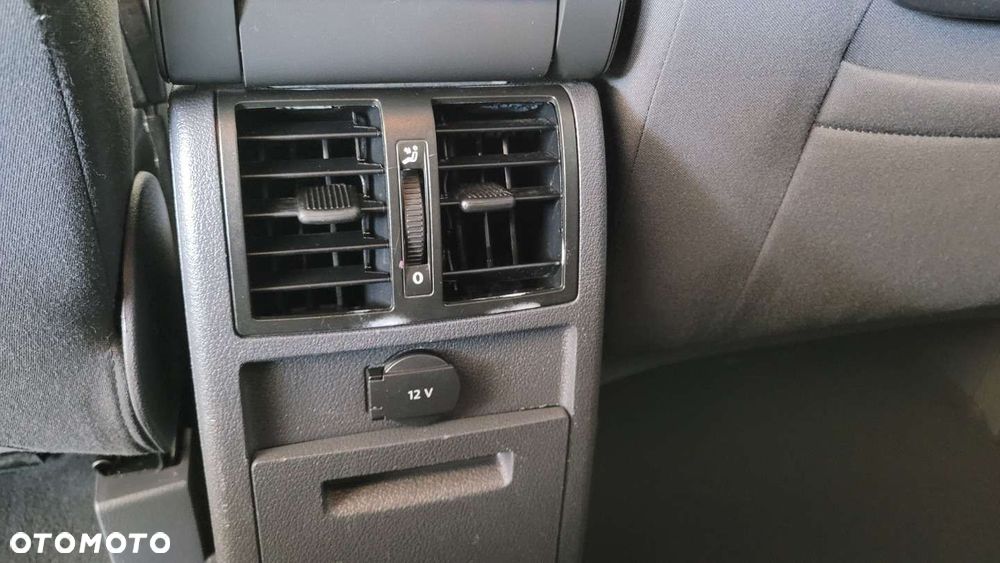 Volkswagen Touran - 23