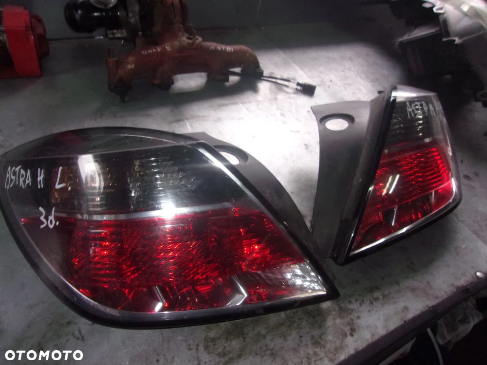 LAMPA TYŁ LEWA PRAWA ASTRA H III 3D