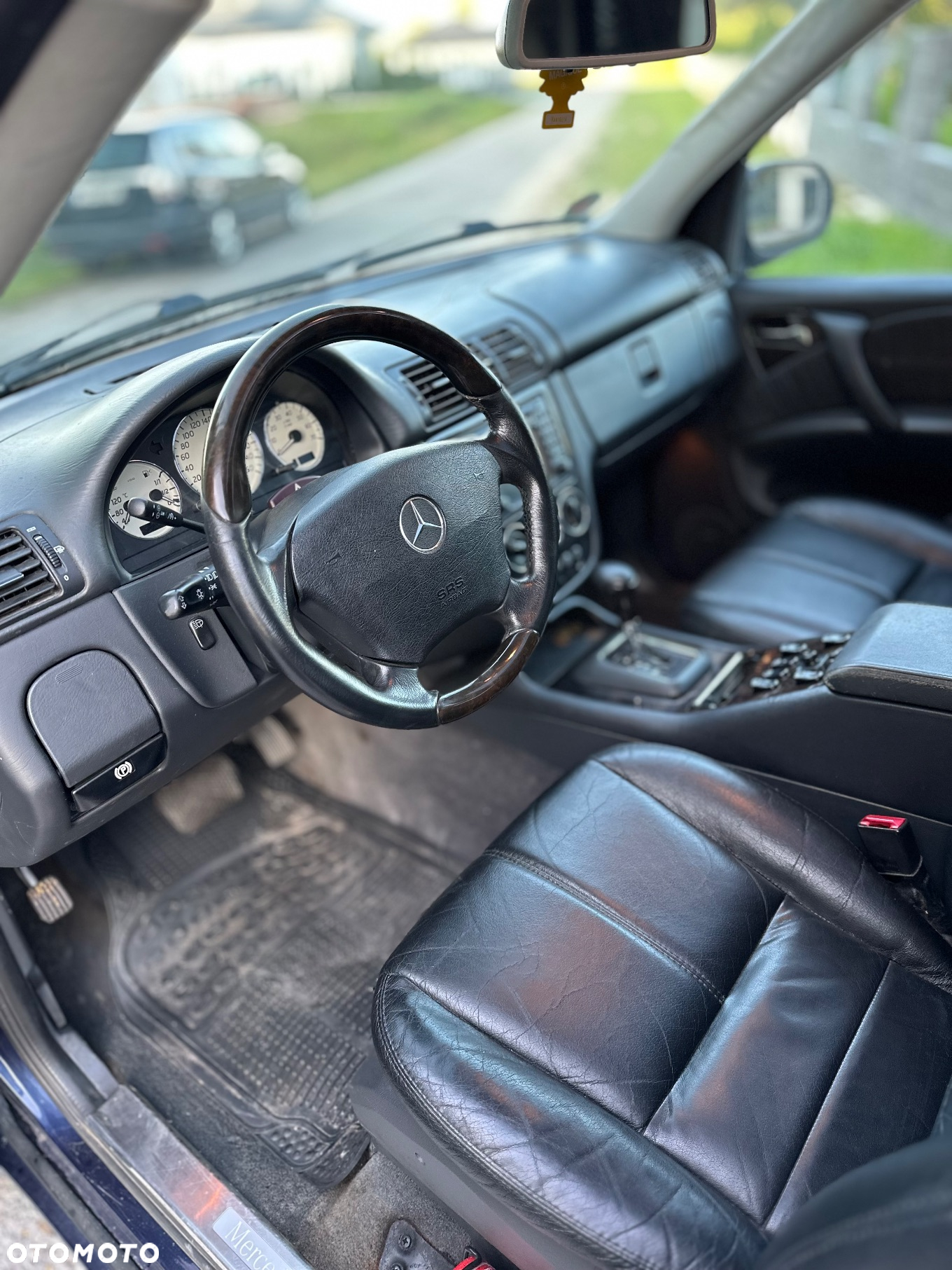 Mercedes-Benz ML 55 AMG - 21