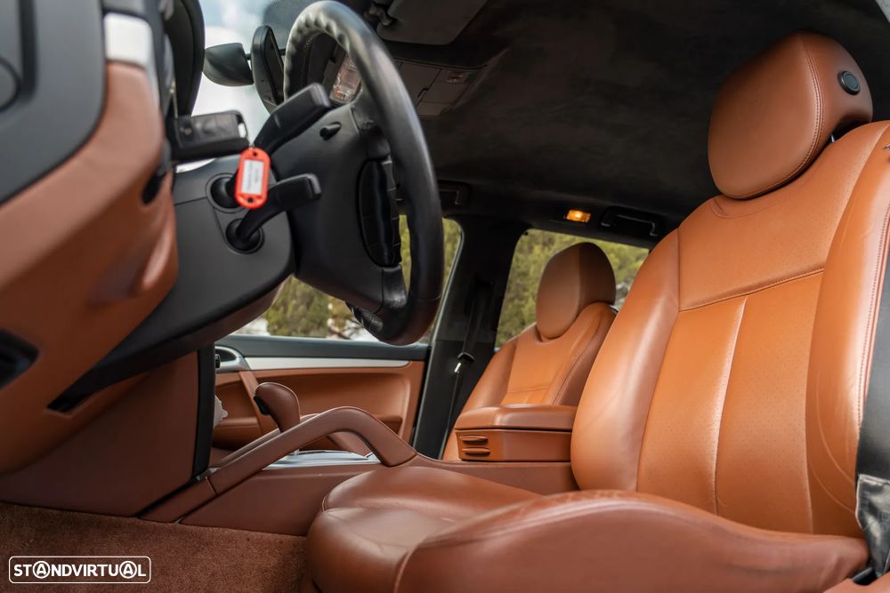 Porsche Cayenne Turbo - 14