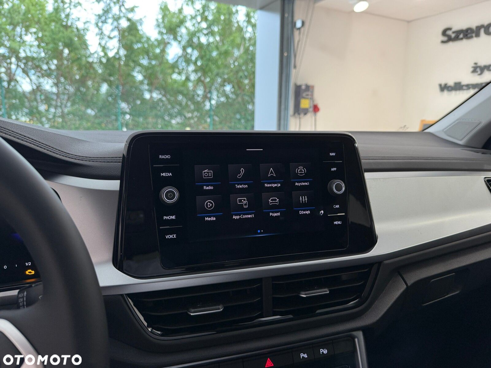 Volkswagen T-Roc - 14