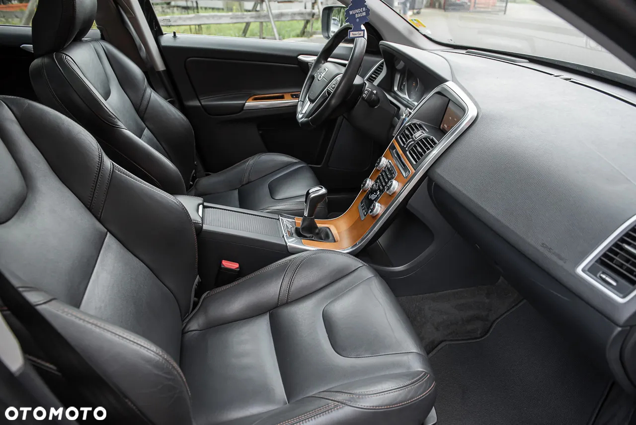 Volvo XC 60 D3 Momentum Pro - 31